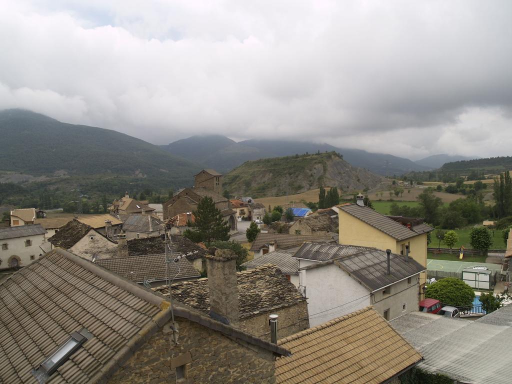 Albergue De Yebra Yebra de Basa Exterior foto